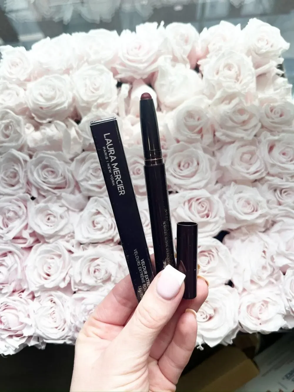 NEW Laura Mercier Velour Extreme Matte Lipstick in Femme Plum Berry